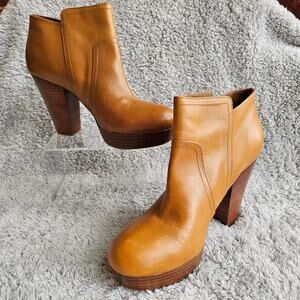 Gianni Bini Women's Side Zip Leather Wooden Heels Booties Platform Size 9M Brown